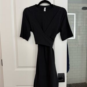 lululemon Black Short-Sleeve Wrap Midi Dress sz 6